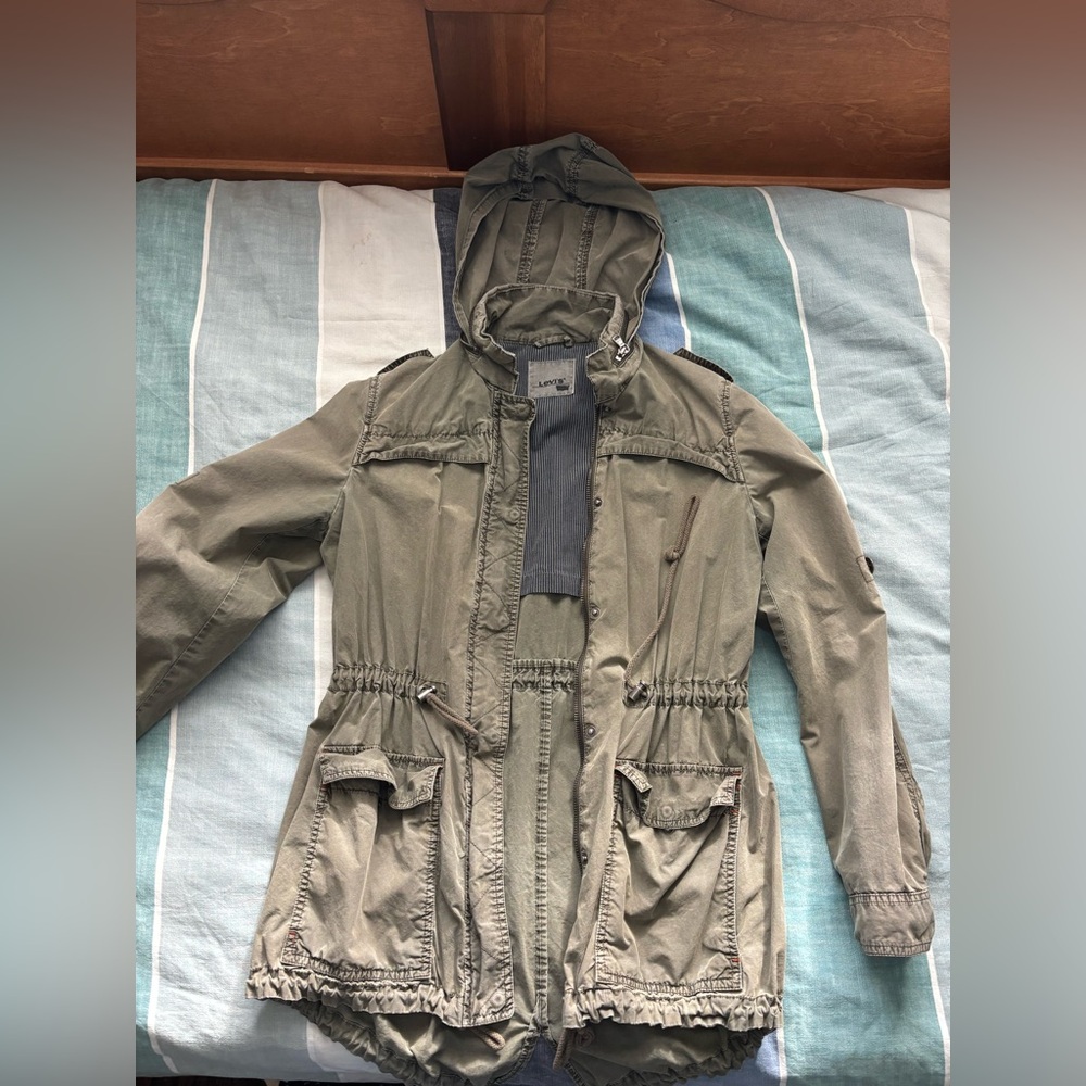Levi's jacket women's small green field military hooded full zip fishtail hem